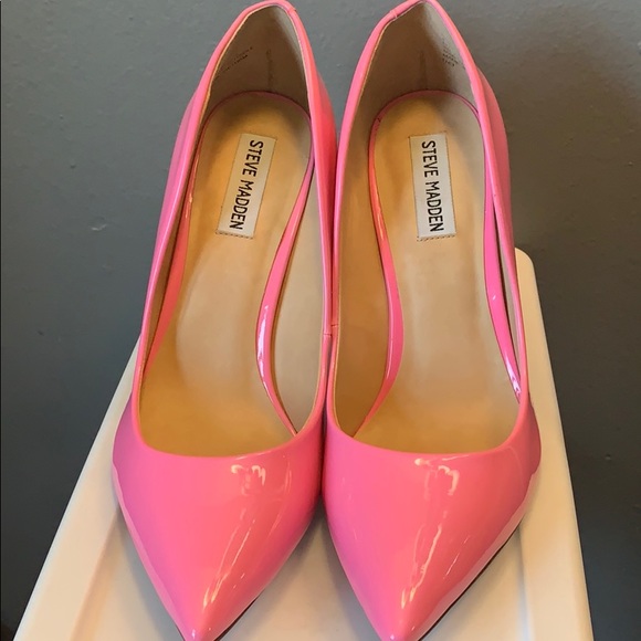 Steve Madden Shoes - Steve Madden